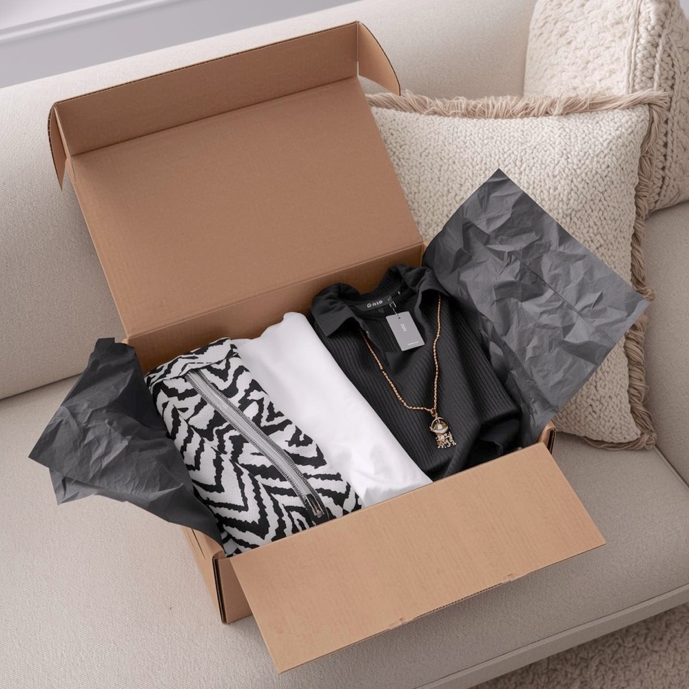 2lb mystery women’s (XS-M) clothing box with extras! Closet update, resell, gift